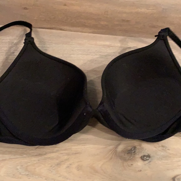 Victoria’s Secret black push-up bra 36B - Picture 3 of 4